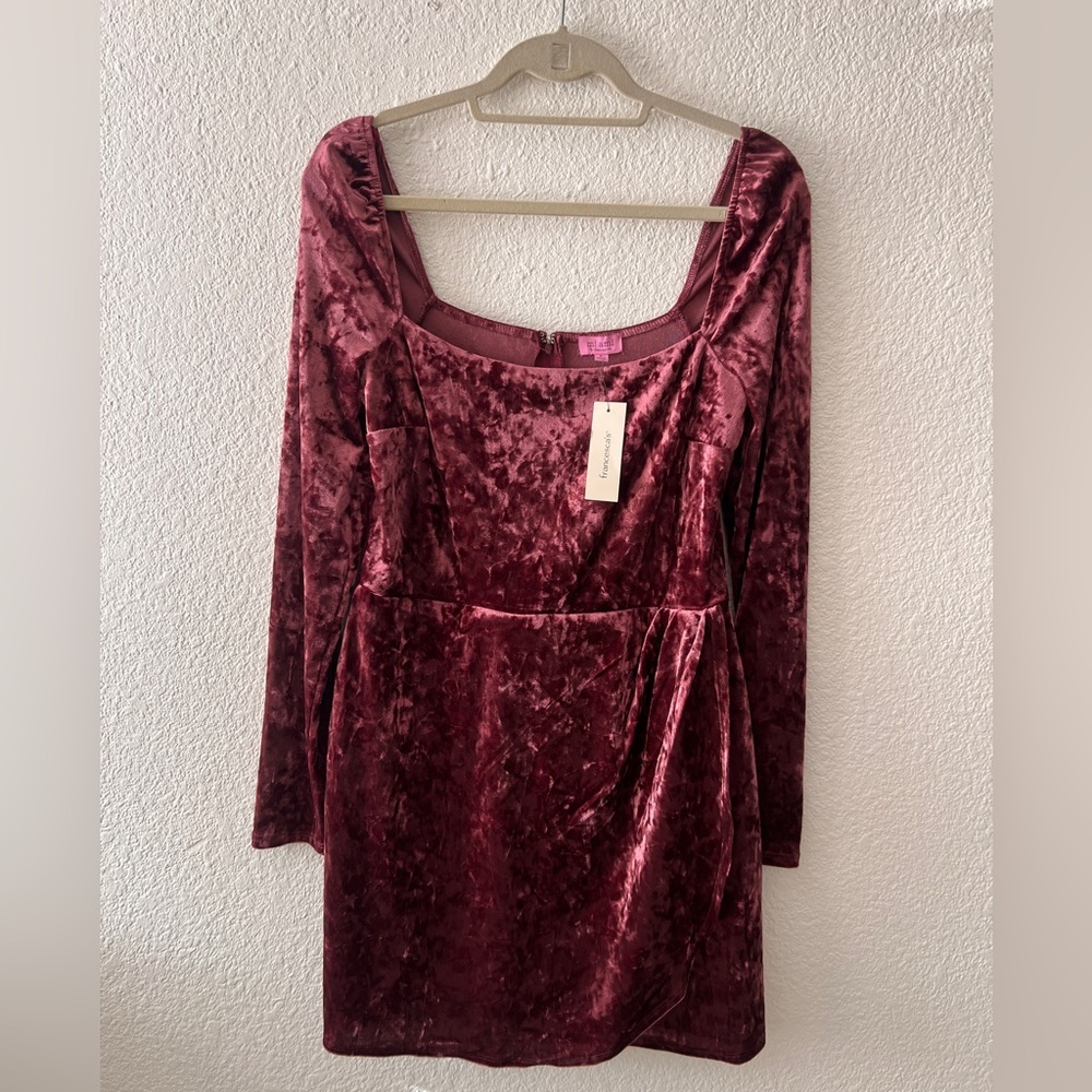 NWT Elegant Leticia Waisted Velvet Mini Dresss